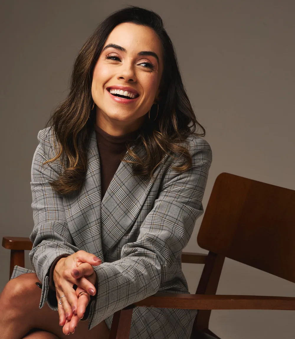 Dra. Karyna Menezes sorrindo