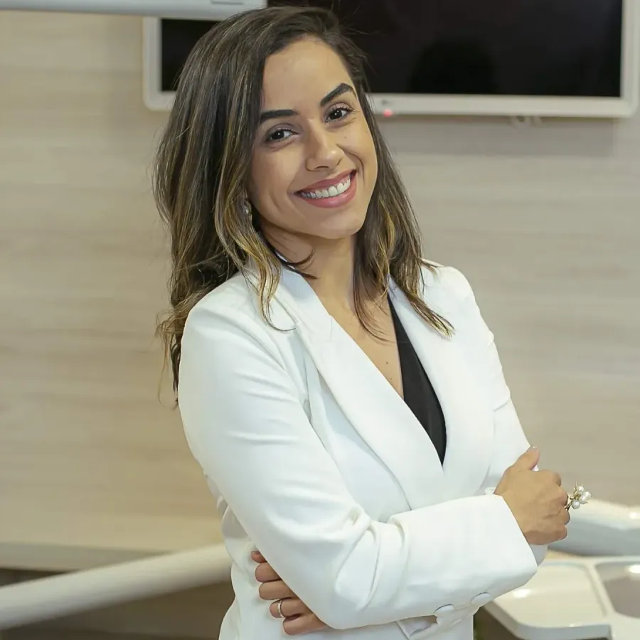 Dra. Karyna Menezes, periodontista em João Pessoa